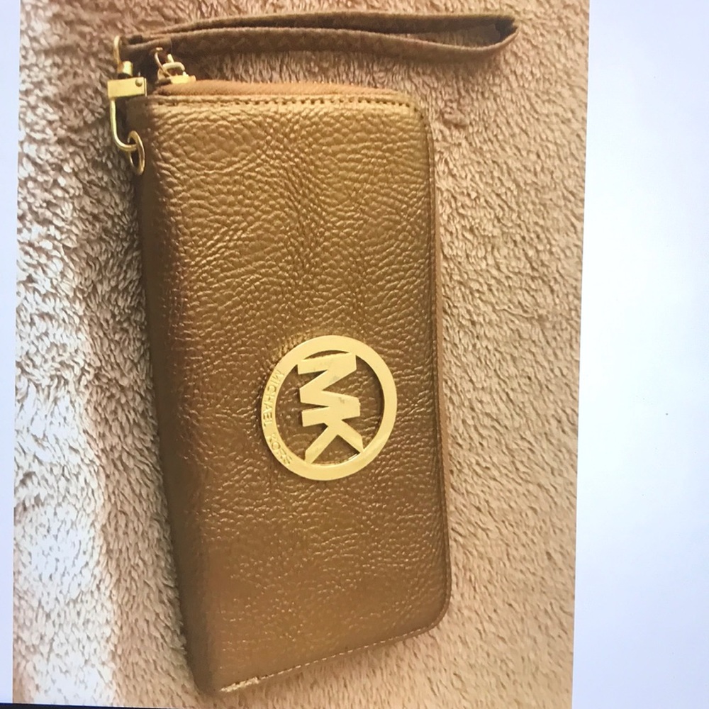 Michael Kors Leather Clutch Wristlet Wallet